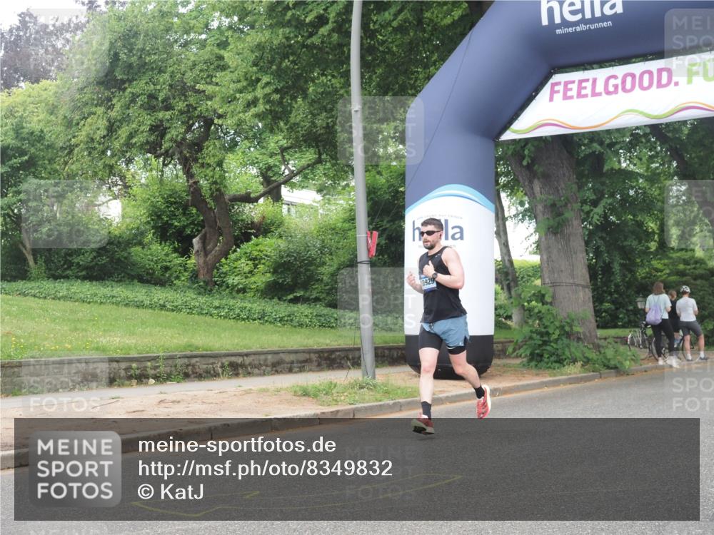 29.06.2025 - hella hamburg halbmarathon KatJ http://msf.ph/oto/8349832 29.06.2025 10:20:56 Zwischen KM18-KM19 6619, 7272 meine-sportfotos.de