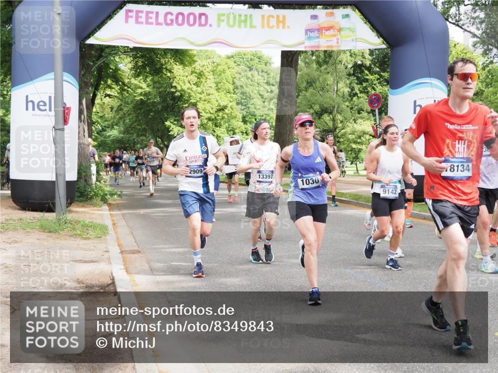 29.06.2025 - hella hamburg halbmarathon MichiJ http://msf.ph/oto/8349843 29.06.2025 10:41:02 Zwischen KM18-KM19 1030, 1482, 1727, 1870, 2070, 2346, 2884, 2910, 3103, 3310, 5866, 6942, 6994, 7147, 7864, 8487, 8973, 9142, 10040, 11992, 12909, 13397, 13997, 14036, 14592, 15980, 16750, 18134, 18143, 18590, 18720, 19067 meine-sportfotos.de
