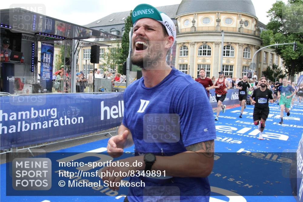 29.06.2025 - hella hamburg halbmarathon Michael Strokosch http://msf.ph/oto/8349891 29.06.2025 10:52:44 Ziel 2287, 2346, 2670, 3952, 3999, 5116, 7475, 9869, 10115, 11459, 11689, 12450, 12482, 13051, 14122, 16467, 18331 meine-sportfotos.de