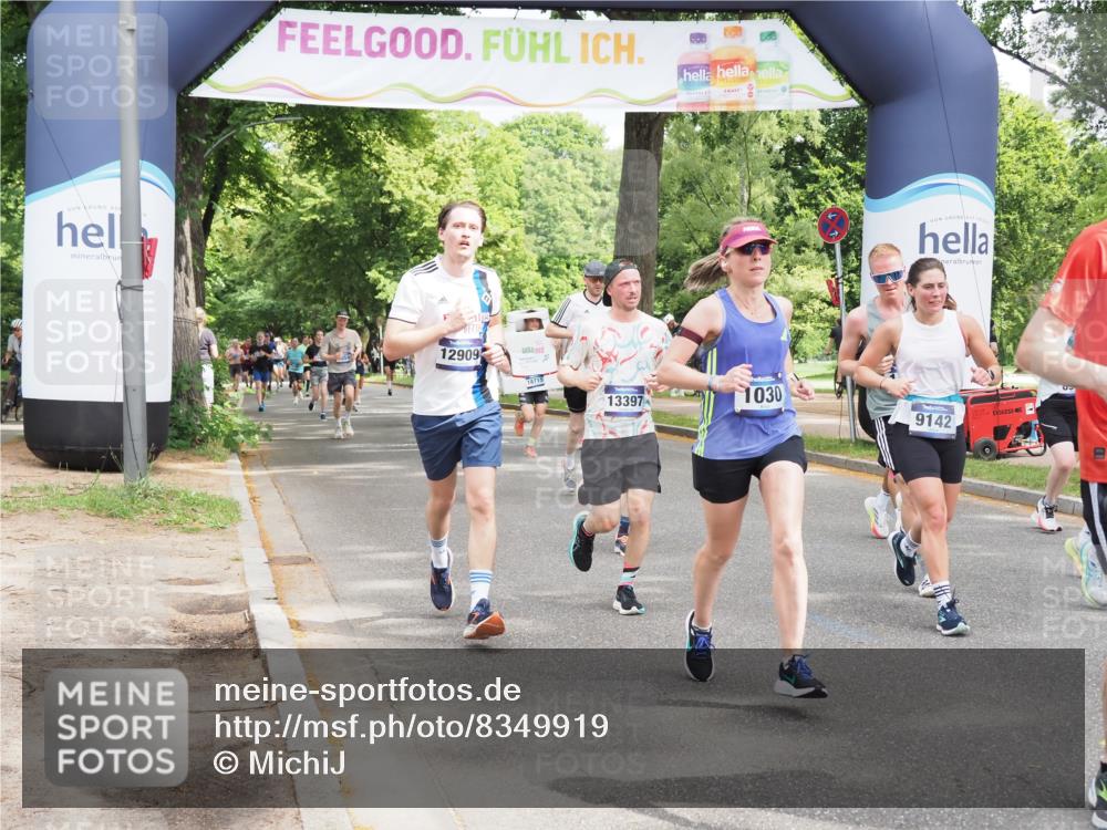 29.06.2025 - hella hamburg halbmarathon MichiJ http://msf.ph/oto/8349919 29.06.2025 10:41:03 Zwischen KM18-KM19 1030, 1482, 1727, 1870, 2070, 2346, 2910, 3310, 5259, 5866, 6942, 7864, 8487, 8973, 9142, 10040, 11992, 12909, 13397, 13997, 14036, 14592, 15980, 18134, 18590, 18715, 18720, 19067 meine-sportfotos.de
