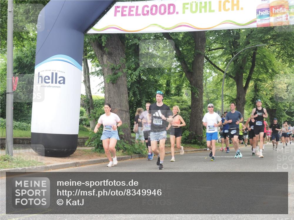 29.06.2025 - hella hamburg halbmarathon KatJ http://msf.ph/oto/8349946 29.06.2025 10:50:35 Zwischen KM18-KM19 2810, 3199, 3663 meine-sportfotos.de