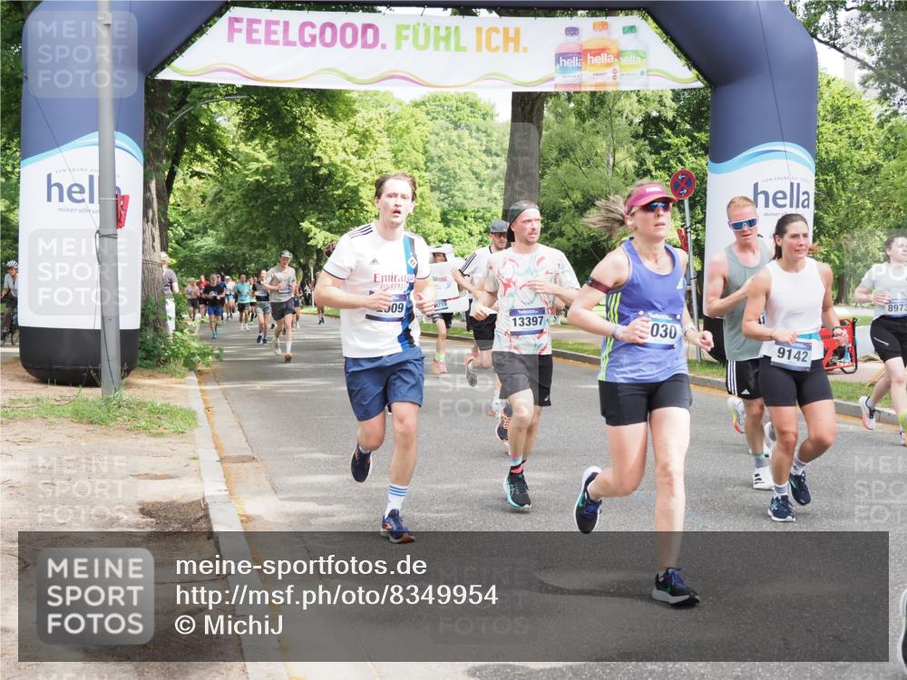 29.06.2025 - hella hamburg halbmarathon MichiJ http://msf.ph/oto/8349954 29.06.2025 10:41:03 Zwischen KM18-KM19 1030, 1482, 1727, 1870, 2070, 2346, 2910, 3310, 5259, 5866, 6942, 7864, 8487, 8973, 9142, 10040, 11992, 12909, 13397, 13997, 14036, 14592, 15980, 18134, 18590, 18715, 18720, 19067 meine-sportfotos.de