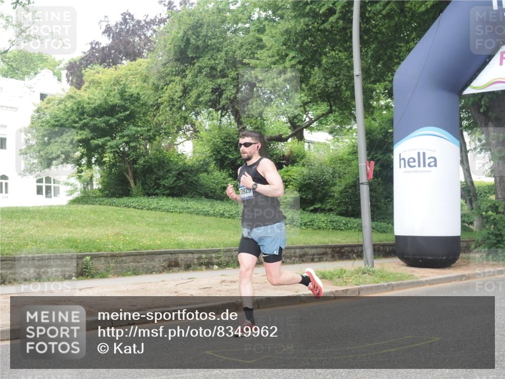 29.06.2025 - hella hamburg halbmarathon KatJ http://msf.ph/oto/8349962 29.06.2025 10:20:57 Zwischen KM18-KM19 6619, 7272 meine-sportfotos.de