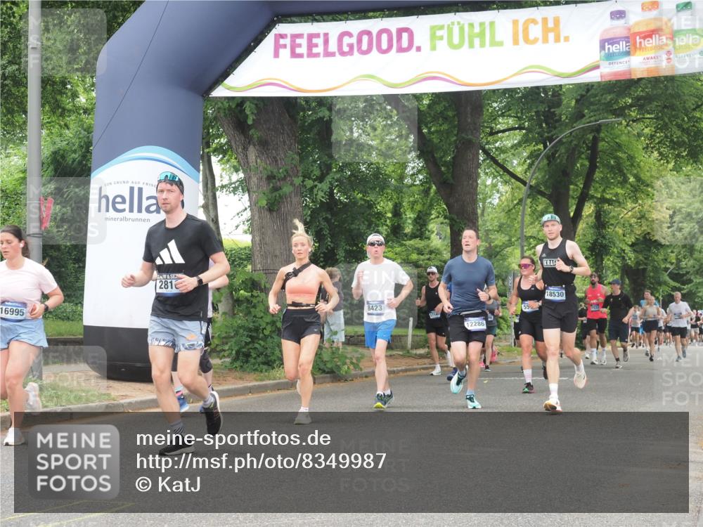29.06.2025 - hella hamburg halbmarathon KatJ http://msf.ph/oto/8349987 29.06.2025 10:50:37 Zwischen KM18-KM19 2810, 3199, 3663, 8423 meine-sportfotos.de