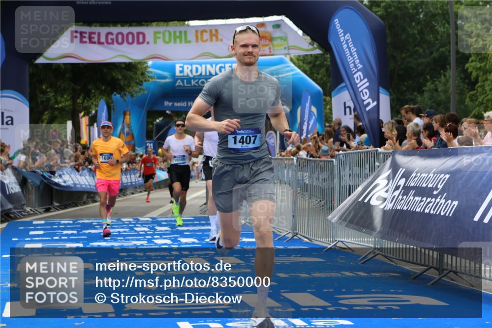 29.06.2025 - hella hamburg halbmarathon Strokosch-Dieckow http://msf.ph/oto/8350000 29.06.2025 10:32:01 Ziel 1407, 1686, 4129, 4698, 6619, 11150, 11199, 11370, 15826, 16505, 16736 meine-sportfotos.de