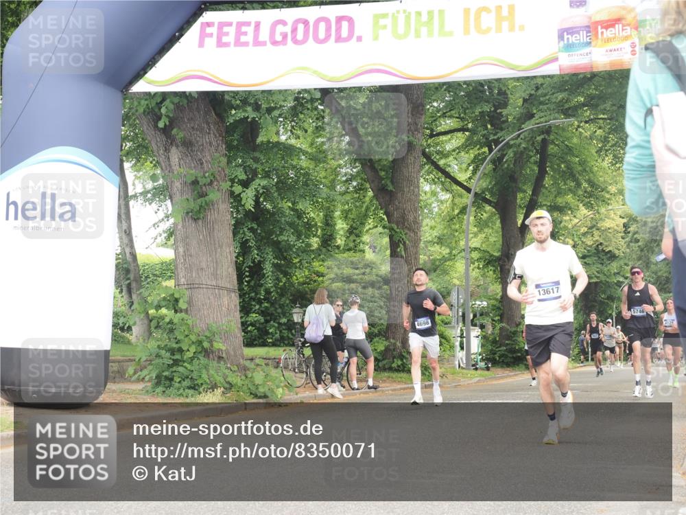 29.06.2025 - hella hamburg halbmarathon KatJ http://msf.ph/oto/8350071 29.06.2025 10:21:05 Zwischen KM18-KM19 4698 meine-sportfotos.de