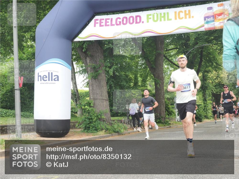 29.06.2025 - hella hamburg halbmarathon KatJ http://msf.ph/oto/8350132 29.06.2025 10:21:06 Zwischen KM18-KM19 4698 meine-sportfotos.de