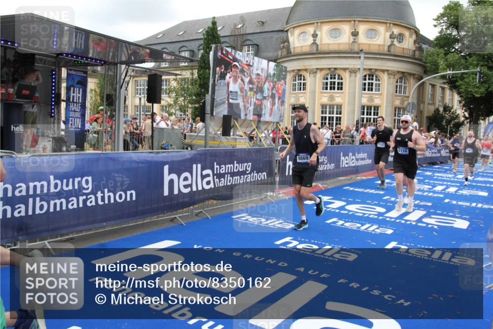29.06.2025 - hella hamburg halbmarathon Michael Strokosch http://msf.ph/oto/8350162 29.06.2025 10:52:47 Ziel 2287, 2346, 3999, 5116, 5169, 5194, 7475, 8172, 9065, 9163, 9869, 10115, 11459, 12482, 14122, 14805, 16467, 17198, 18331, 19244 meine-sportfotos.de