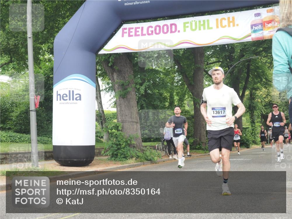 29.06.2025 - hella hamburg halbmarathon KatJ http://msf.ph/oto/8350164 29.06.2025 10:21:06 Zwischen KM18-KM19 4698 meine-sportfotos.de
