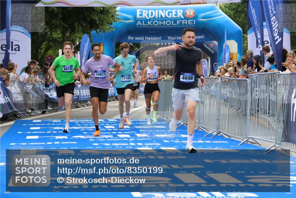 29.06.2025 - hella hamburg halbmarathon Strokosch-Dieckow http://msf.ph/oto/8350199 29.06.2025 10:31:54 Ziel 1407, 3935, 4129, 4698, 6619, 10927, 11199, 11929 meine-sportfotos.de