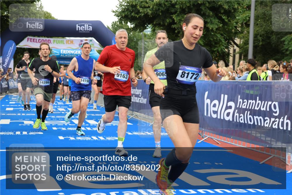 29.06.2025 - hella hamburg halbmarathon Strokosch-Dieckow http://msf.ph/oto/8350202 29.06.2025 10:52:48 Ziel 1257, 1258, 1657, 2099, 2287, 2444, 2814, 2910, 3999, 4557, 4558, 4770, 5077, 5116, 5169, 5194, 8139, 8172, 8720, 8955, 9065, 9163, 9869, 10724, 10811, 11217, 11992, 12482, 14198, 14286, 14805, 16467, 17198, 18331, 19244 meine-sportfotos.de