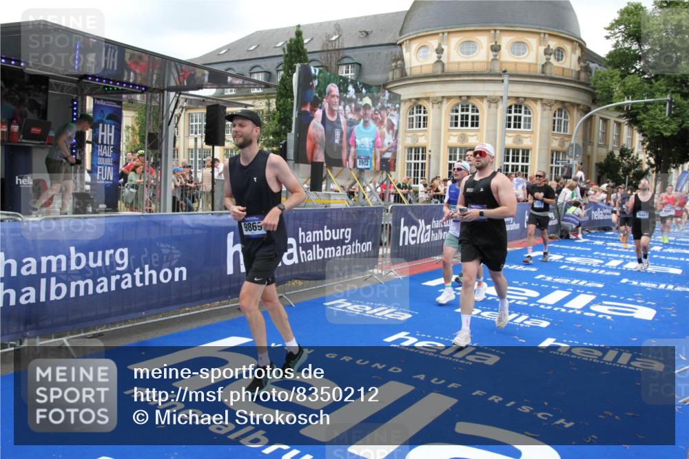 29.06.2025 - hella hamburg halbmarathon Michael Strokosch http://msf.ph/oto/8350212 29.06.2025 10:52:47 Ziel 2287, 2346, 3999, 5116, 5169, 5194, 7475, 8172, 9065, 9163, 9869, 10115, 11459, 12482, 14122, 14805, 16467, 17198, 18331, 19244 meine-sportfotos.de