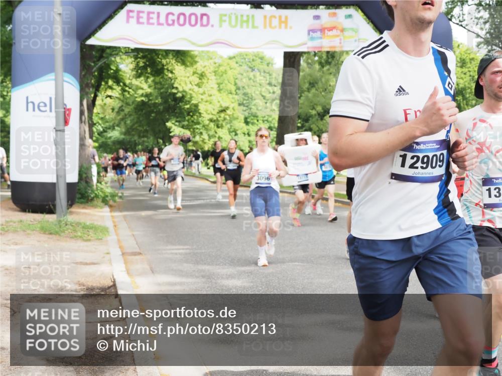 29.06.2025 - hella hamburg halbmarathon MichiJ http://msf.ph/oto/8350213 29.06.2025 10:41:04 Zwischen KM18-KM19 1030, 1482, 1727, 1870, 2070, 2346, 2910, 3096, 3819, 5259, 5866, 6942, 7864, 8487, 8973, 9142, 9227, 10040, 12909, 13397, 13997, 14036, 14592, 15980, 18134, 18590, 18715, 18720, 19067 meine-sportfotos.de