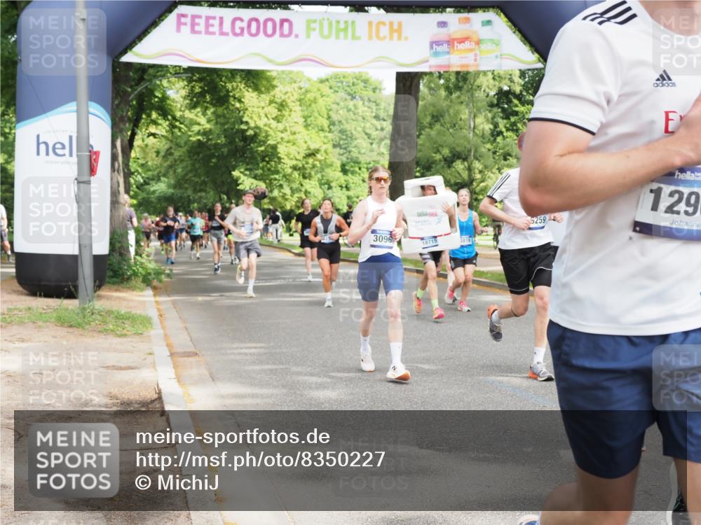 29.06.2025 - hella hamburg halbmarathon MichiJ http://msf.ph/oto/8350227 29.06.2025 10:41:04 Zwischen KM18-KM19 1030, 1482, 1727, 1870, 2070, 2346, 2910, 3096, 3819, 5259, 5866, 6942, 7864, 8487, 8973, 9142, 9227, 10040, 12909, 13397, 13997, 14036, 14592, 15980, 18134, 18590, 18715, 18720, 19067 meine-sportfotos.de