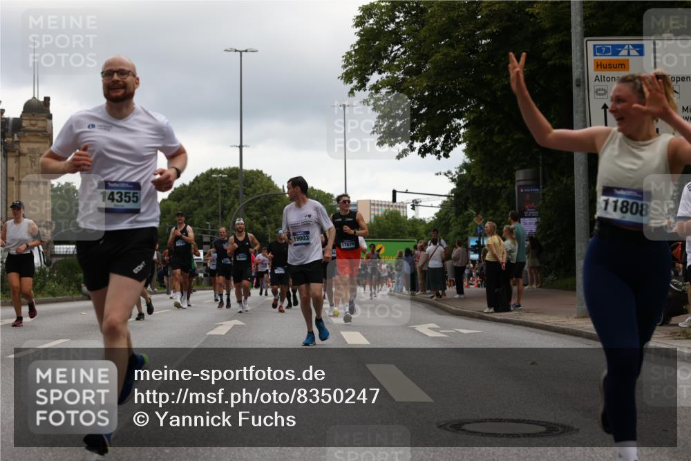 29.06.2025 - hella hamburg halbmarathon Yannick Fuchs http://msf.ph/oto/8350247 29.06.2025 10:52:42 20KM 1642, 1946, 1951, 2027, 2159, 2619, 2711, 2855, 2996, 5084, 5675, 6208, 6636, 6860, 7659, 8089, 8392, 8929, 9156, 9353, 9553, 9555, 9835, 10268, 10518, 10539, 10915, 11605, 11808, 12734, 12735, 12809, 13407, 13654, 14355, 14631, 14673, 14914, 15263, 16206, 16409, 16922, 16924, 17665, 17782, 17810, 17814, 17839, 17852, 17931, 17967, 18112, 18232, 18556, 18682, 18730, 18833, 18954, 18985, 19002, 19003 meine-sportfotos.de