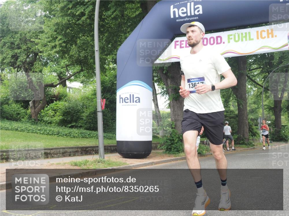 29.06.2025 - hella hamburg halbmarathon KatJ http://msf.ph/oto/8350265 29.06.2025 10:21:07 Zwischen KM18-KM19 4698, 5746 meine-sportfotos.de