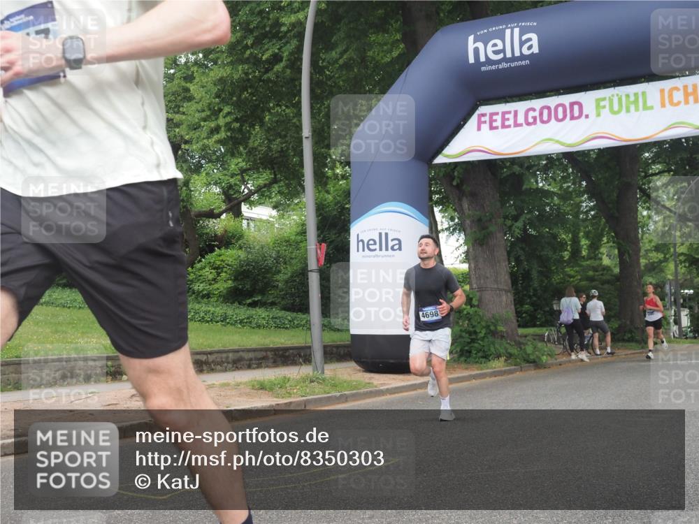 29.06.2025 - hella hamburg halbmarathon KatJ http://msf.ph/oto/8350303 29.06.2025 10:21:07 Zwischen KM18-KM19 4698, 5746 meine-sportfotos.de