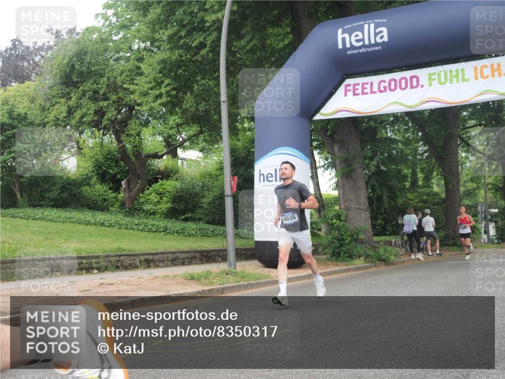 29.06.2025 - hella hamburg halbmarathon KatJ http://msf.ph/oto/8350317 29.06.2025 10:21:08 Zwischen KM18-KM19 4698, 5746 meine-sportfotos.de