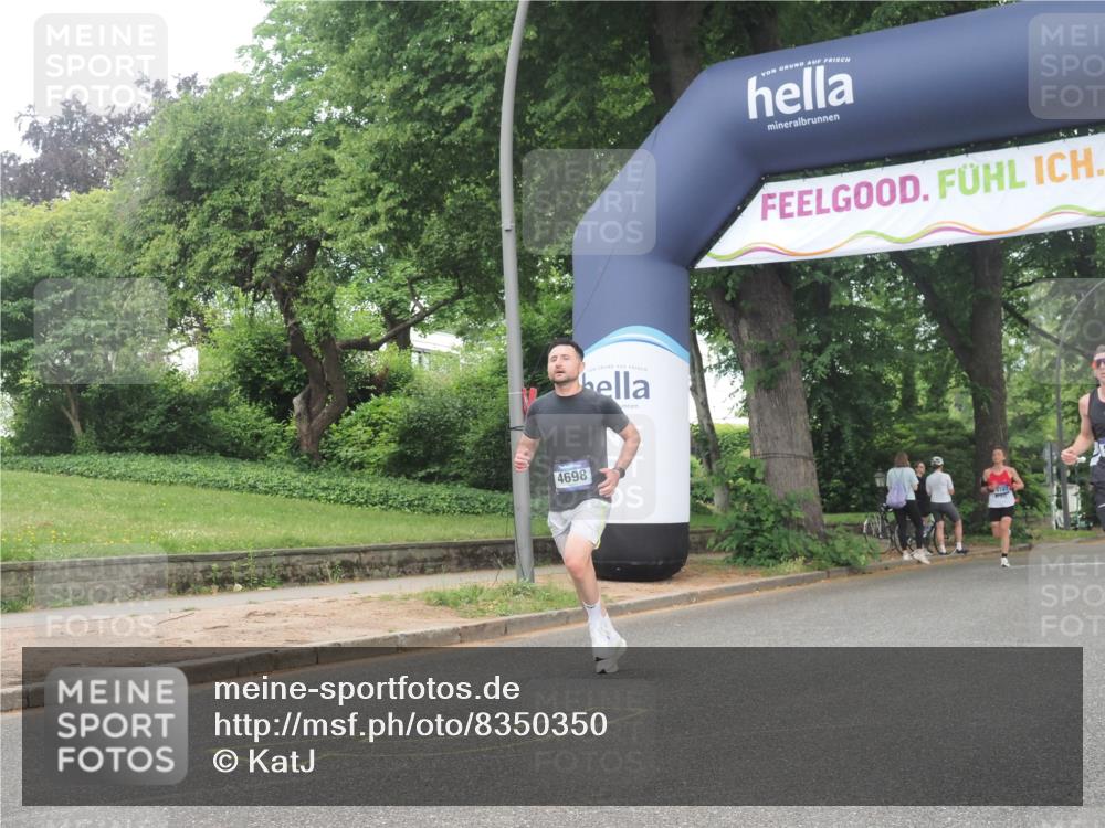 29.06.2025 - hella hamburg halbmarathon KatJ http://msf.ph/oto/8350350 29.06.2025 10:21:08 Zwischen KM18-KM19 4698, 5746 meine-sportfotos.de
