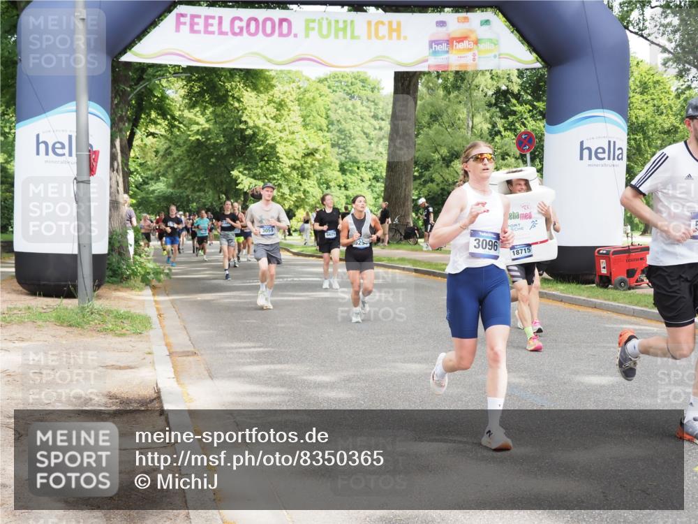 29.06.2025 - hella hamburg halbmarathon MichiJ http://msf.ph/oto/8350365 29.06.2025 10:41:05 Zwischen KM18-KM19 1030, 1482, 1727, 1870, 2346, 2518, 2910, 3096, 3819, 5259, 5866, 6942, 7864, 8487, 8973, 9142, 9227, 10040, 12909, 13397, 14036, 14592, 15980, 18134, 18590, 18715, 18720, 19067 meine-sportfotos.de