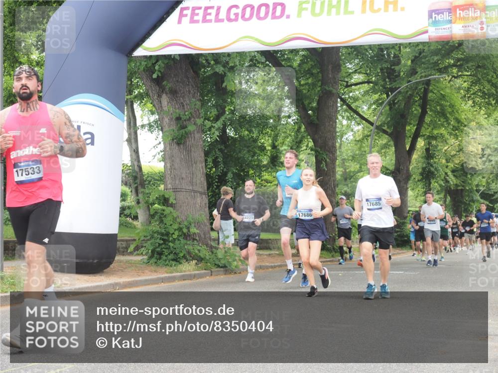 29.06.2025 - hella hamburg halbmarathon KatJ http://msf.ph/oto/8350404 29.06.2025 10:50:45 Zwischen KM18-KM19 4389, 5511, 6966 meine-sportfotos.de