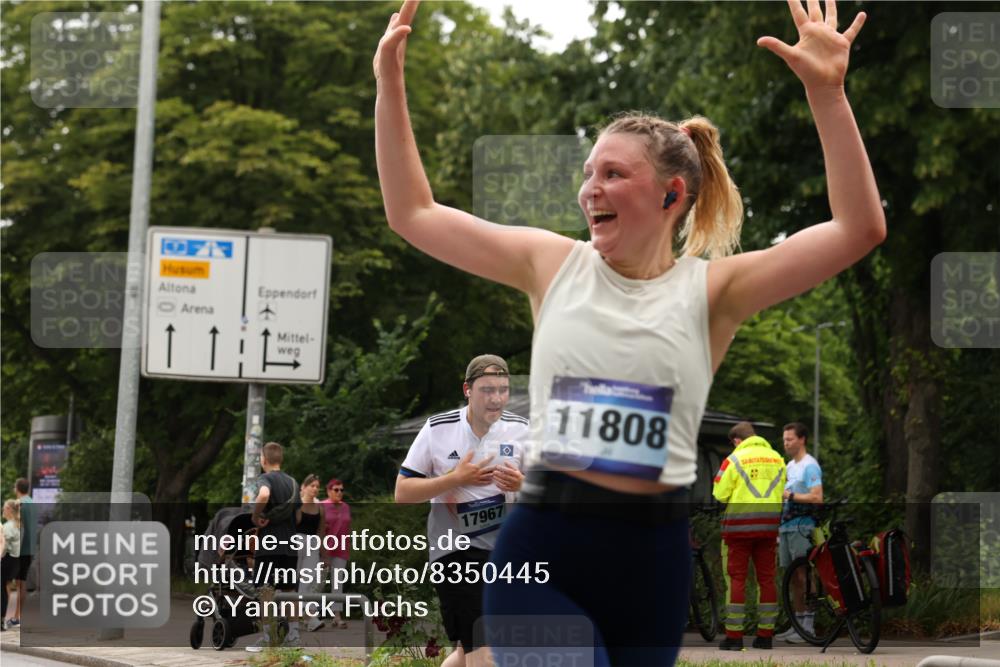 29.06.2025 - hella hamburg halbmarathon Yannick Fuchs http://msf.ph/oto/8350445 29.06.2025 10:52:42 20KM 1642, 1946, 1951, 2027, 2159, 2619, 2711, 2855, 2996, 5084, 5675, 6208, 6636, 6860, 7659, 8089, 8392, 8929, 9156, 9353, 9553, 9555, 9835, 10268, 10518, 10539, 10915, 11605, 11808, 12734, 12735, 12809, 13407, 13654, 14355, 14631, 14673, 14914, 15263, 16206, 16409, 16922, 16924, 17665, 17782, 17810, 17814, 17839, 17852, 17931, 17967, 18112, 18232, 18556, 18682, 18730, 18833, 18954, 18985, 19002, 19003 meine-sportfotos.de