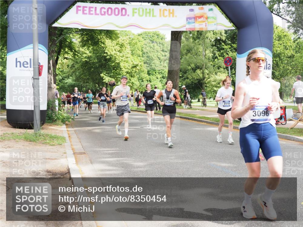 29.06.2025 - hella hamburg halbmarathon MichiJ http://msf.ph/oto/8350454 29.06.2025 10:41:06 Zwischen KM18-KM19 1030, 1482, 1727, 1870, 2346, 2518, 2910, 3096, 3819, 5259, 5866, 6294, 6629, 6942, 7864, 8487, 8973, 9142, 9227, 10040, 12632, 12909, 13397, 14036, 14592, 18134, 18590, 18715, 18720, 19067 meine-sportfotos.de