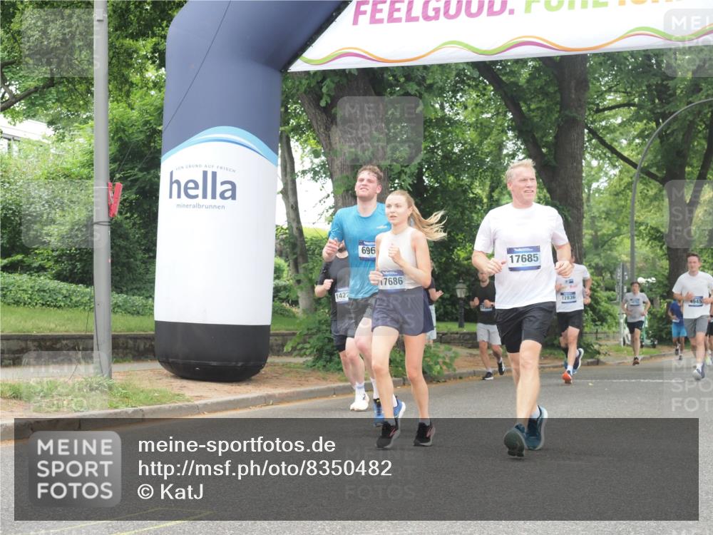 29.06.2025 - hella hamburg halbmarathon KatJ http://msf.ph/oto/8350482 29.06.2025 10:50:46 Zwischen KM18-KM19 4389, 5511, 6966 meine-sportfotos.de