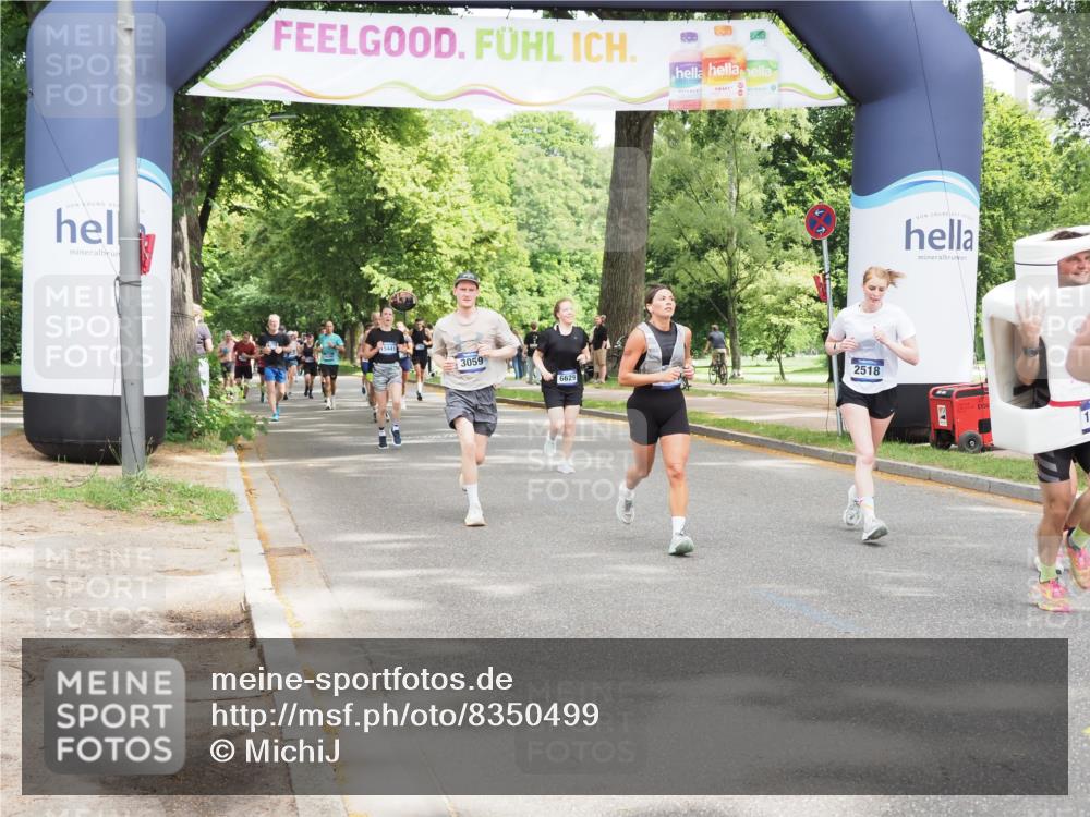 29.06.2025 - hella hamburg halbmarathon MichiJ http://msf.ph/oto/8350499 29.06.2025 10:41:06 Zwischen KM18-KM19 1030, 1482, 1727, 1870, 2346, 2518, 2910, 3096, 3819, 5259, 5866, 6294, 6629, 6942, 7864, 8487, 8973, 9142, 9227, 10040, 12632, 12909, 13397, 14036, 14592, 18134, 18590, 18715, 18720, 19067 meine-sportfotos.de