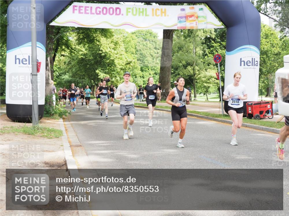 29.06.2025 - hella hamburg halbmarathon MichiJ http://msf.ph/oto/8350553 29.06.2025 10:41:06 Zwischen KM18-KM19 1030, 1482, 1727, 1870, 2346, 2518, 2910, 3096, 3819, 5259, 5866, 6294, 6629, 6942, 7864, 8487, 8973, 9142, 9227, 10040, 12632, 12909, 13397, 14036, 14592, 18134, 18590, 18715, 18720, 19067 meine-sportfotos.de