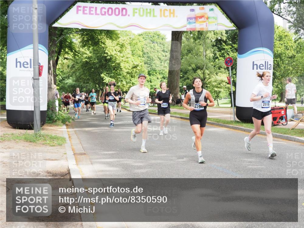 29.06.2025 - hella hamburg halbmarathon MichiJ http://msf.ph/oto/8350590 29.06.2025 10:41:06 Zwischen KM18-KM19 1030, 1482, 1727, 1870, 2346, 2518, 2910, 3096, 3819, 5259, 5866, 6294, 6629, 6942, 7864, 8487, 8973, 9142, 9227, 10040, 12632, 12909, 13397, 14036, 14592, 18134, 18590, 18715, 18720, 19067 meine-sportfotos.de