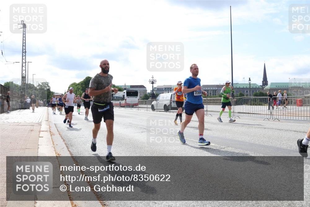 29.06.2025 - hella hamburg halbmarathon Lena Gebhardt http://msf.ph/oto/8350622 29.06.2025 10:13:45 Lombardsbrücke 7447, 2359, 1007, 1131, 1480, 1747, 1859, 2055, 2359, 2721, 2904, 2961, 2987, 3360, 3729, 4001, 4187, 4795, 4950, 5232, 5546, 5631, 5719, 6026, 6710, 6717, 6724, 7346, 7446, 7447, 7460, 7462, 7913, 8279, 8673, 9128, 9527, 9612, 9631, 10442, 10443, 10977, 11441, 12313, 12492, 12797, 12928, 12929, 13331, 13928, 15085, 15482, 15663, 15721, 15722, 15922, 16491, 17439, 17472, 17474, 17985, 18041, 18222, 18231 meine-sportfotos.de