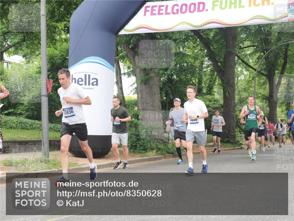29.06.2025 - hella hamburg halbmarathon KatJ http://msf.ph/oto/8350628 29.06.2025 10:50:49 Zwischen KM18-KM19 1531, 4945, 6966 meine-sportfotos.de