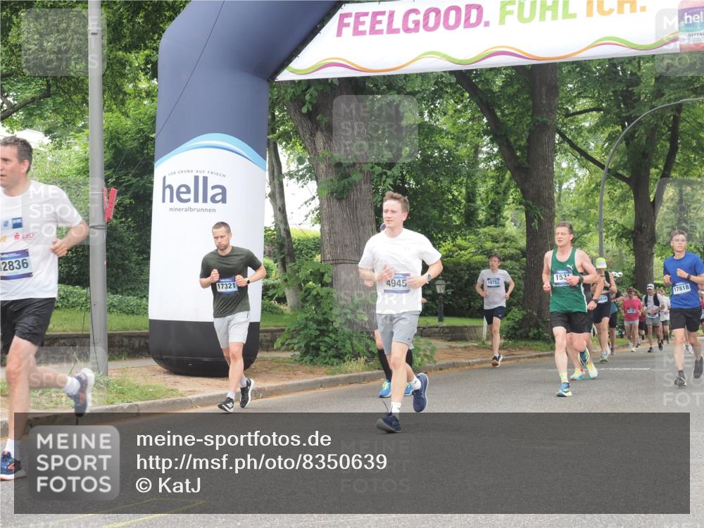 29.06.2025 - hella hamburg halbmarathon KatJ http://msf.ph/oto/8350639 29.06.2025 10:50:50 Zwischen KM18-KM19 1531, 4945, 6966 meine-sportfotos.de