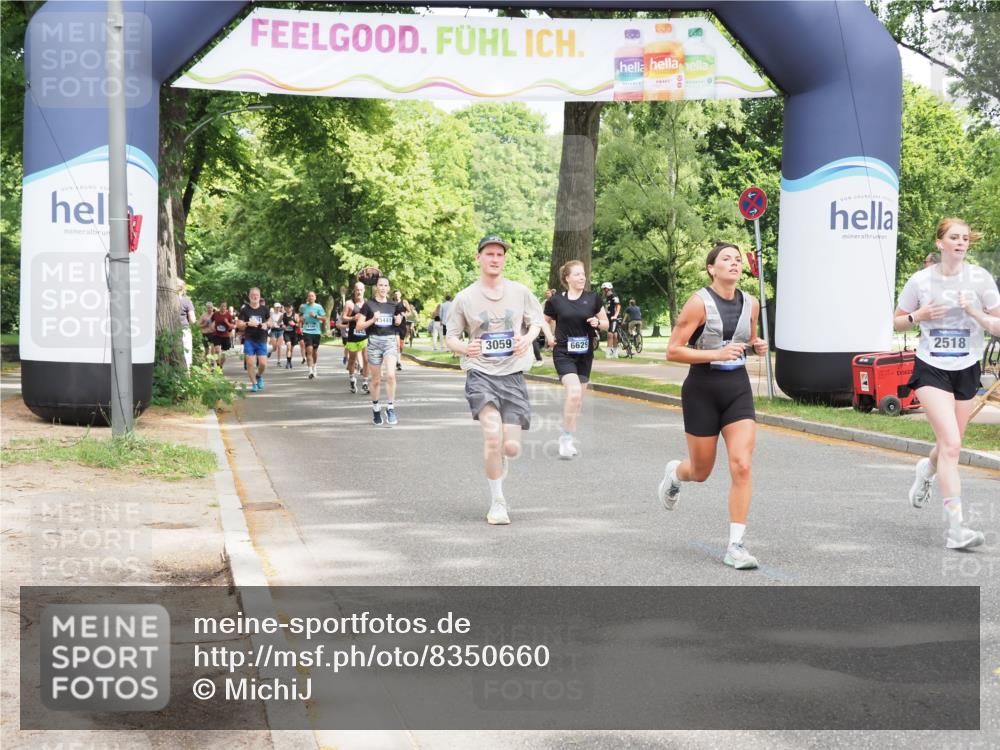 29.06.2025 - hella hamburg halbmarathon MichiJ http://msf.ph/oto/8350660 29.06.2025 10:41:07 Zwischen KM18-KM19 1030, 1482, 1870, 2346, 2518, 2910, 3059, 3096, 3819, 5259, 5866, 6294, 6629, 7864, 8487, 8973, 9142, 9227, 10040, 12632, 12909, 13397, 14036, 14592, 18134, 18590, 18715, 19067 meine-sportfotos.de