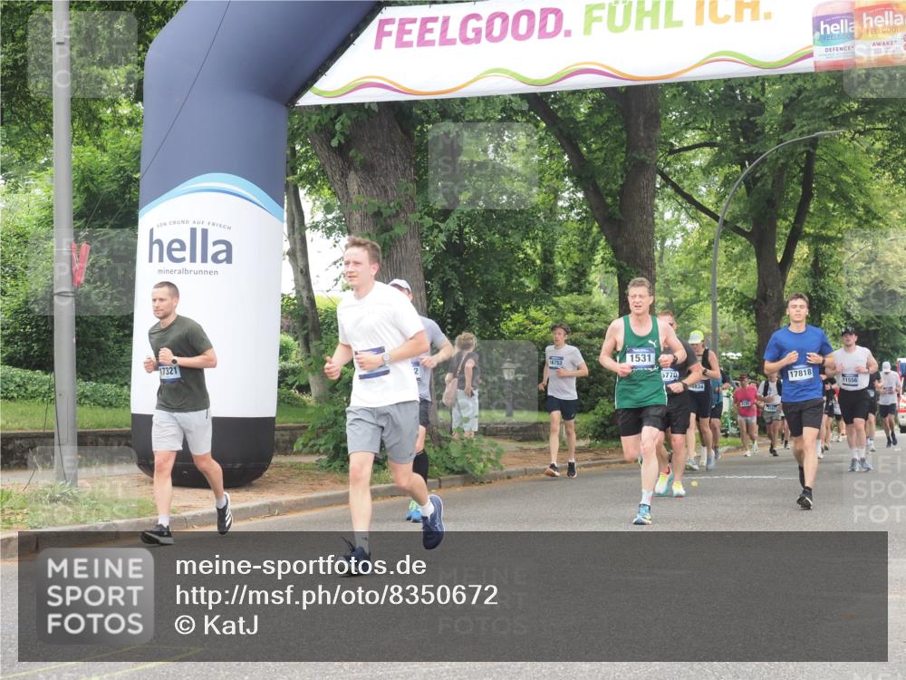 29.06.2025 - hella hamburg halbmarathon KatJ http://msf.ph/oto/8350672 29.06.2025 10:50:50 Zwischen KM18-KM19 1531, 4945, 6966 meine-sportfotos.de