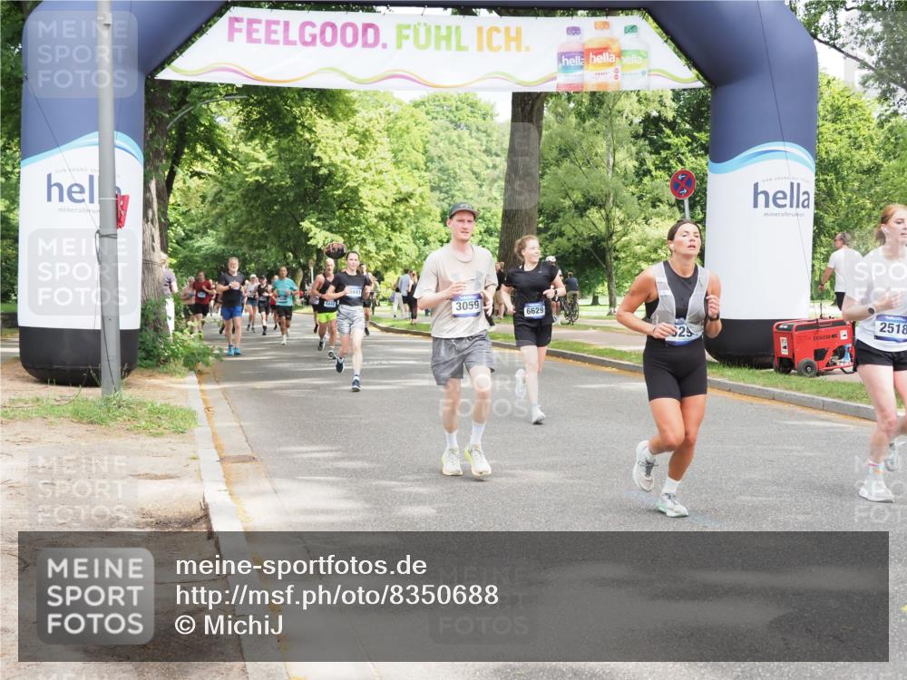 29.06.2025 - hella hamburg halbmarathon MichiJ http://msf.ph/oto/8350688 29.06.2025 10:41:07 Zwischen KM18-KM19 1030, 1482, 1870, 2346, 2518, 2910, 3059, 3096, 3819, 5259, 5866, 6294, 6629, 7864, 8487, 8973, 9142, 9227, 10040, 12632, 12909, 13397, 14036, 14592, 18134, 18590, 18715, 19067 meine-sportfotos.de