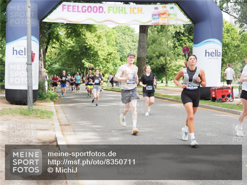 29.06.2025 - hella hamburg halbmarathon MichiJ http://msf.ph/oto/8350711 29.06.2025 10:41:07 Zwischen KM18-KM19 1030, 1482, 1870, 2346, 2518, 2910, 3059, 3096, 3819, 5259, 5866, 6294, 6629, 7864, 8487, 8973, 9142, 9227, 10040, 12632, 12909, 13397, 14036, 14592, 18134, 18590, 18715, 19067 meine-sportfotos.de