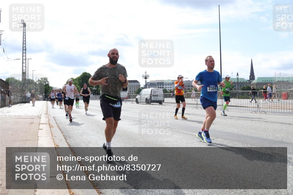 29.06.2025 - hella hamburg halbmarathon Lena Gebhardt http://msf.ph/oto/8350727 29.06.2025 10:13:46 Lombardsbrücke 7447, 2359, 744, 1007, 1131, 1480, 1859, 2055, 2359, 2721, 2904, 2961, 2987, 3729, 4001, 4187, 4795, 4950, 4962, 5232, 5546, 5631, 5719, 6026, 6710, 6717, 6724, 7346, 7446, 7447, 7460, 7462, 7913, 8279, 8673, 9128, 9527, 9612, 9631, 10442, 10443, 10977, 11441, 11987, 12313, 12492, 12797, 12928, 12929, 13331, 13928, 15085, 15482, 15663, 15721, 15722, 15922, 16491, 17439, 17472, 17474, 17985, 18041, 18222, 18231 meine-sportfotos.de