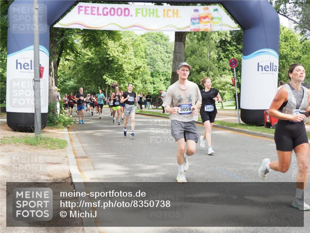 29.06.2025 - hella hamburg halbmarathon MichiJ http://msf.ph/oto/8350738 29.06.2025 10:41:07 Zwischen KM18-KM19 1030, 1482, 1870, 2346, 2518, 2910, 3059, 3096, 3819, 5259, 5866, 6294, 6629, 7864, 8487, 8973, 9142, 9227, 10040, 12632, 12909, 13397, 14036, 14592, 18134, 18590, 18715, 19067 meine-sportfotos.de