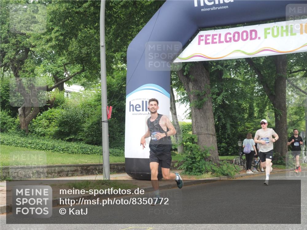 29.06.2025 - hella hamburg halbmarathon KatJ http://msf.ph/oto/8350772 29.06.2025 10:21:14 Zwischen KM18-KM19 3955, 4129, 5187, 5746 meine-sportfotos.de