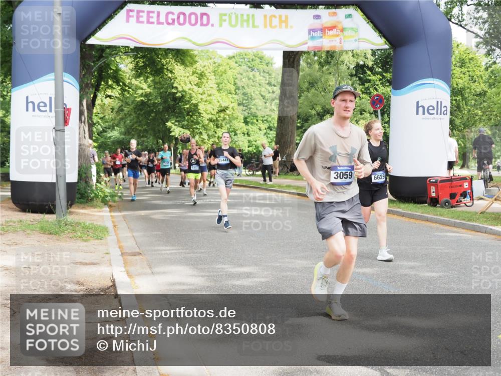 29.06.2025 - hella hamburg halbmarathon MichiJ http://msf.ph/oto/8350808 29.06.2025 10:41:08 Zwischen KM18-KM19 1482, 1870, 2346, 2518, 3059, 3096, 3819, 5259, 5866, 6294, 6629, 8487, 8973, 9227, 12632, 12909, 14036, 14592, 15441, 18590, 18715, 19067 meine-sportfotos.de