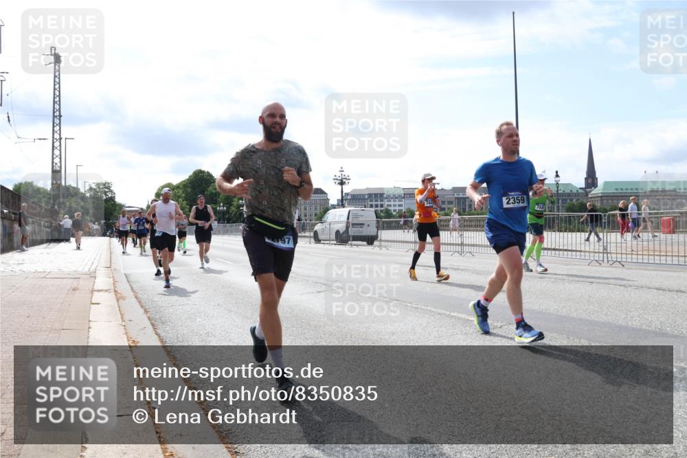 29.06.2025 - hella hamburg halbmarathon Lena Gebhardt http://msf.ph/oto/8350835 29.06.2025 10:13:46 Lombardsbrücke 7441, 2359, 744, 1007, 1131, 1480, 1859, 2055, 2359, 2721, 2904, 2961, 2987, 3729, 4001, 4187, 4795, 4950, 4962, 5232, 5546, 5631, 5719, 6026, 6710, 6717, 6724, 7346, 7446, 7447, 7460, 7462, 7913, 8279, 8673, 9128, 9527, 9612, 9631, 10442, 10443, 10977, 11441, 11987, 12313, 12492, 12797, 12928, 12929, 13331, 13928, 15085, 15482, 15663, 15721, 15722, 15922, 16491, 17439, 17472, 17474, 17985, 18041, 18222, 18231 meine-sportfotos.de