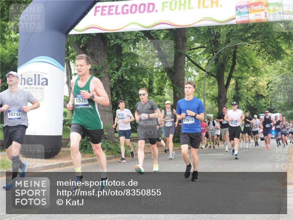 29.06.2025 - hella hamburg halbmarathon KatJ http://msf.ph/oto/8350855 29.06.2025 10:50:52 Zwischen KM18-KM19 1531, 4945, 6966 meine-sportfotos.de