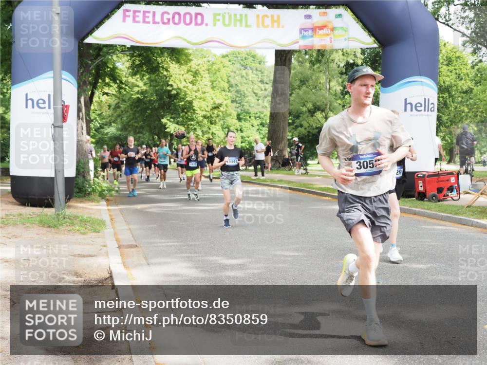 29.06.2025 - hella hamburg halbmarathon MichiJ http://msf.ph/oto/8350859 29.06.2025 10:41:08 Zwischen KM18-KM19 1482, 1870, 2346, 2518, 3059, 3096, 3819, 5259, 5866, 6294, 6629, 8487, 8973, 9227, 12632, 12909, 14036, 14592, 15441, 18590, 18715, 19067 meine-sportfotos.de