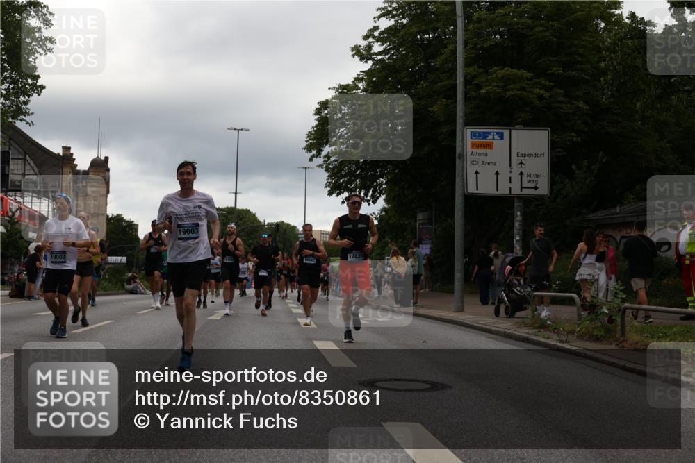 29.06.2025 - hella hamburg halbmarathon Yannick Fuchs http://msf.ph/oto/8350861 29.06.2025 10:52:44 20KM 1642, 1946, 1951, 2027, 2159, 2619, 2711, 2855, 2996, 5084, 6208, 6636, 6860, 7659, 8089, 8392, 8929, 9156, 9353, 9553, 9555, 9835, 10268, 10518, 10539, 10915, 11605, 11808, 12734, 12735, 12809, 13407, 13654, 14355, 14631, 14673, 14914, 15263, 16206, 16409, 16922, 16924, 17665, 17782, 17810, 17814, 17839, 17852, 17931, 17967, 18112, 18232, 18556, 18682, 18730, 18833, 18954, 19002, 19003 meine-sportfotos.de