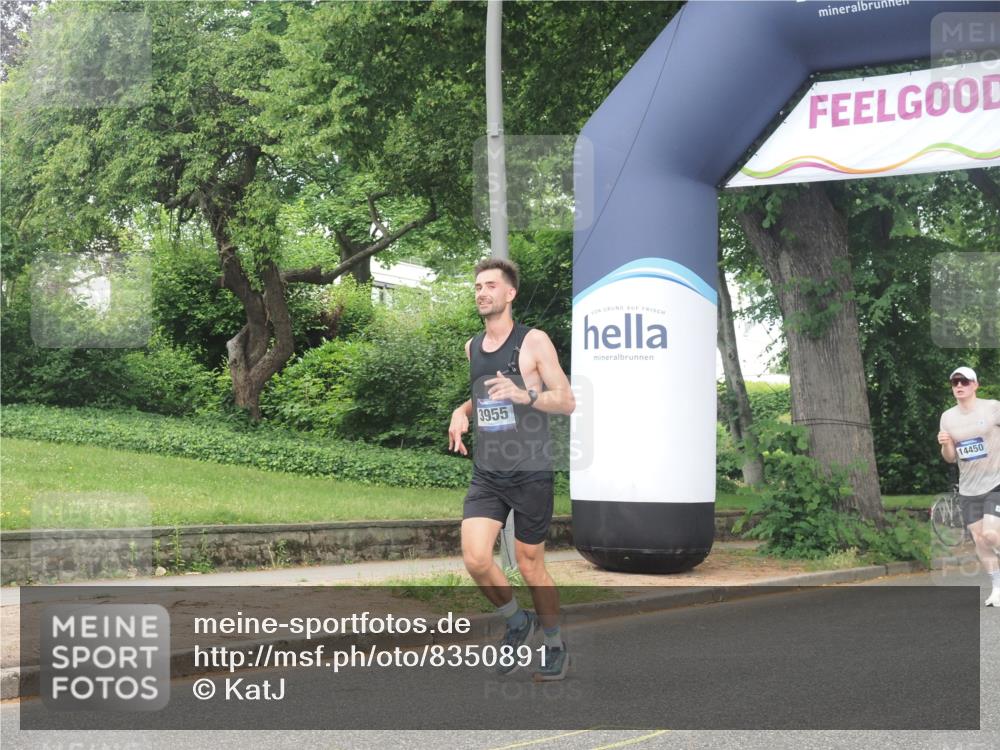 29.06.2025 - hella hamburg halbmarathon KatJ http://msf.ph/oto/8350891 29.06.2025 10:21:14 Zwischen KM18-KM19 3955, 4129, 5187, 5746 meine-sportfotos.de