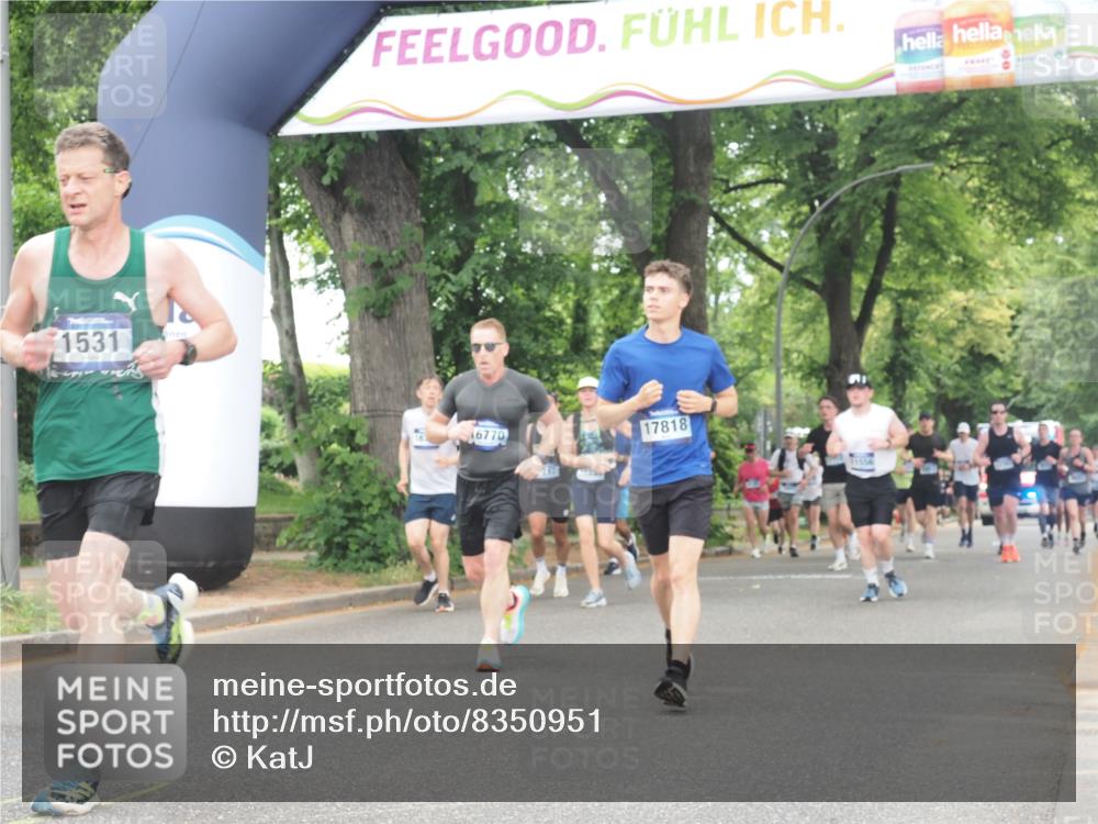 29.06.2025 - hella hamburg halbmarathon KatJ http://msf.ph/oto/8350951 29.06.2025 10:50:52 Zwischen KM18-KM19 1531, 4945, 6966 meine-sportfotos.de