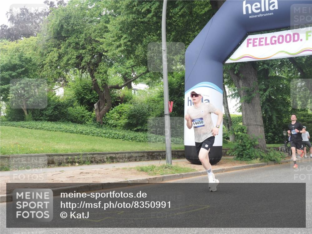 29.06.2025 - hella hamburg halbmarathon KatJ http://msf.ph/oto/8350991 29.06.2025 10:21:16 Zwischen KM18-KM19 3955, 4129, 5187 meine-sportfotos.de