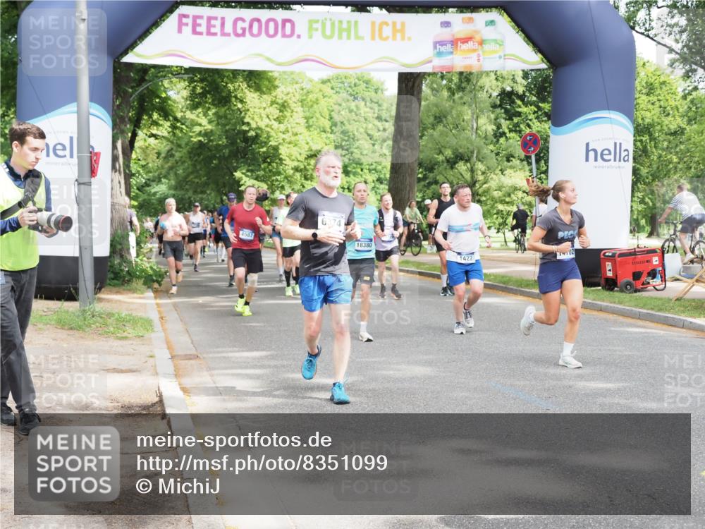 29.06.2025 - hella hamburg halbmarathon MichiJ http://msf.ph/oto/8351099 29.06.2025 10:41:13 Zwischen KM18-KM19 1422, 1442, 2518, 3059, 6294, 6374, 6629, 11789, 12632, 14702, 15441, 18380 meine-sportfotos.de